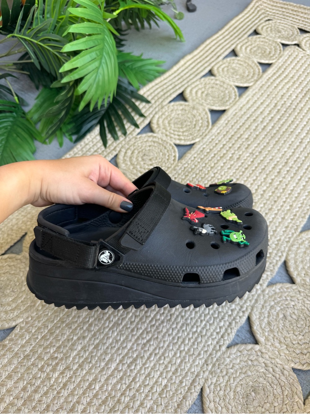 Crocs Classic Hiker Black Clogs w/ Shrek Jibbitz Size M 7 / W 9